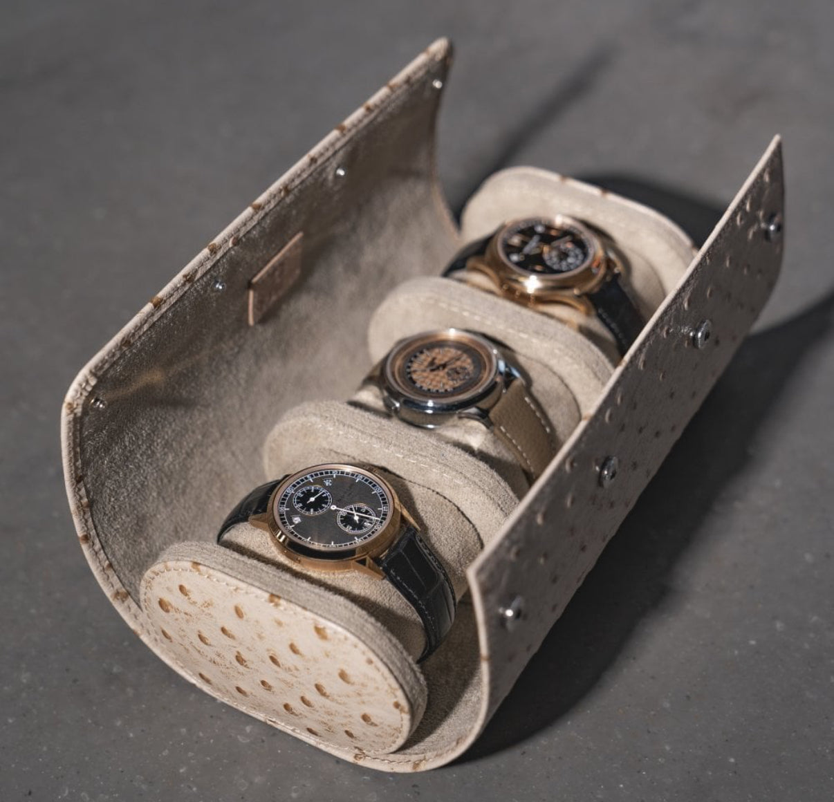 ETIER GUSTO TRIPLE WATCH ROLL OSTRICH LEATHER - LIGHT CAPPUCINO