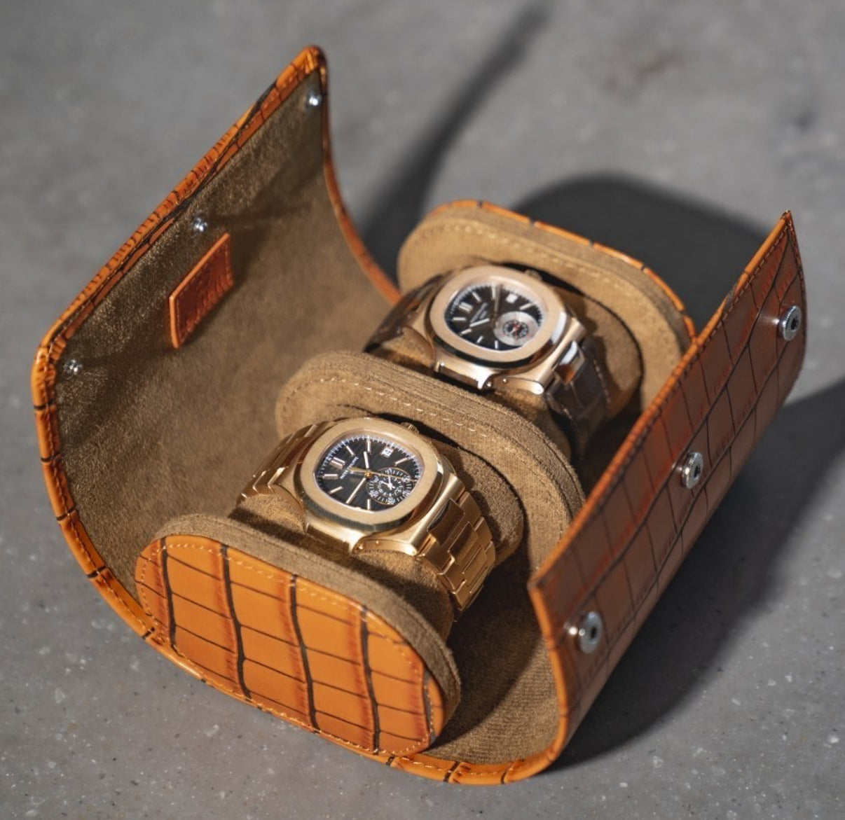 ETIER VERDI DOUBLE WATCH ROLL CROCODILE LEATHER - TAN